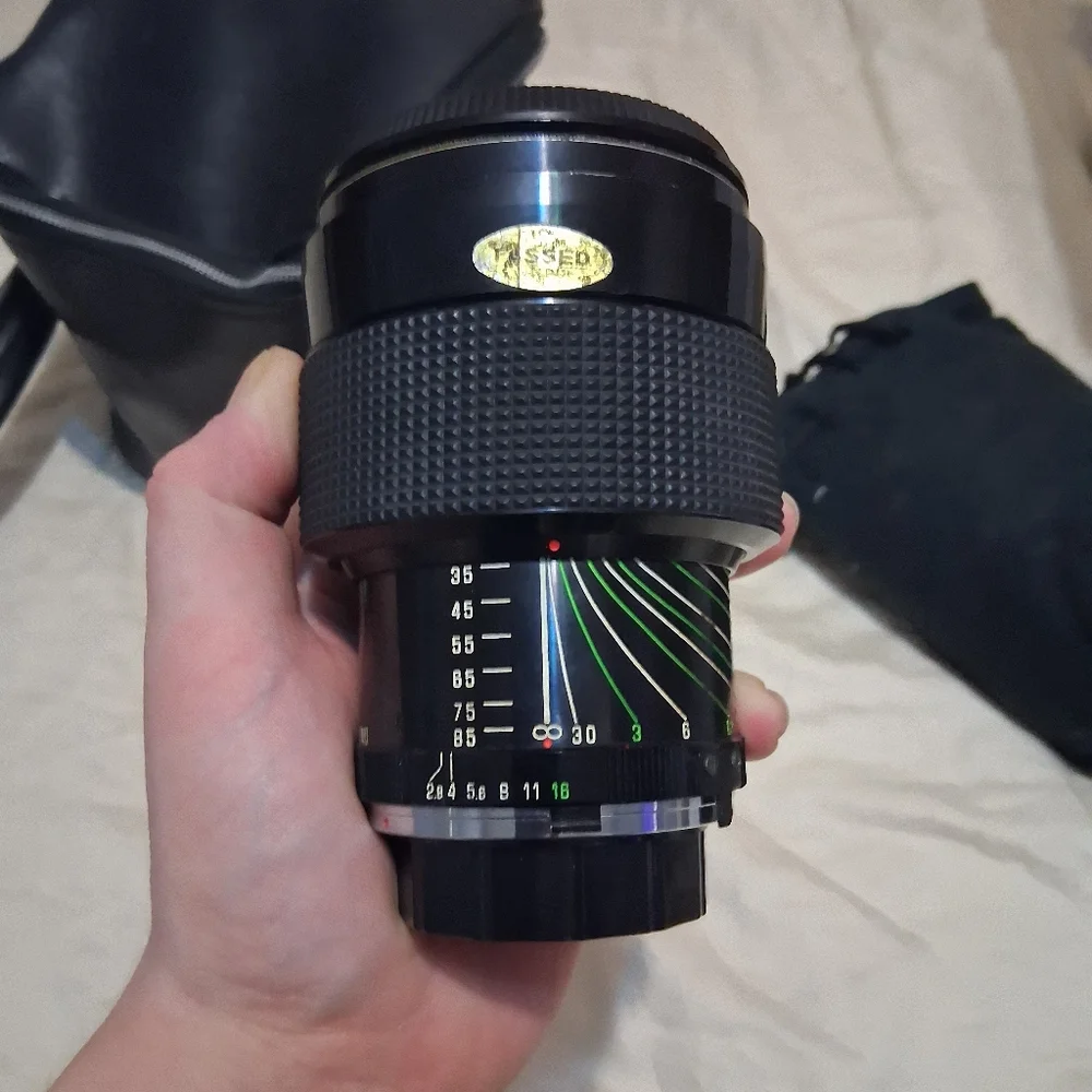 Vivitar Series 1 35-85mm f/2.8 lens